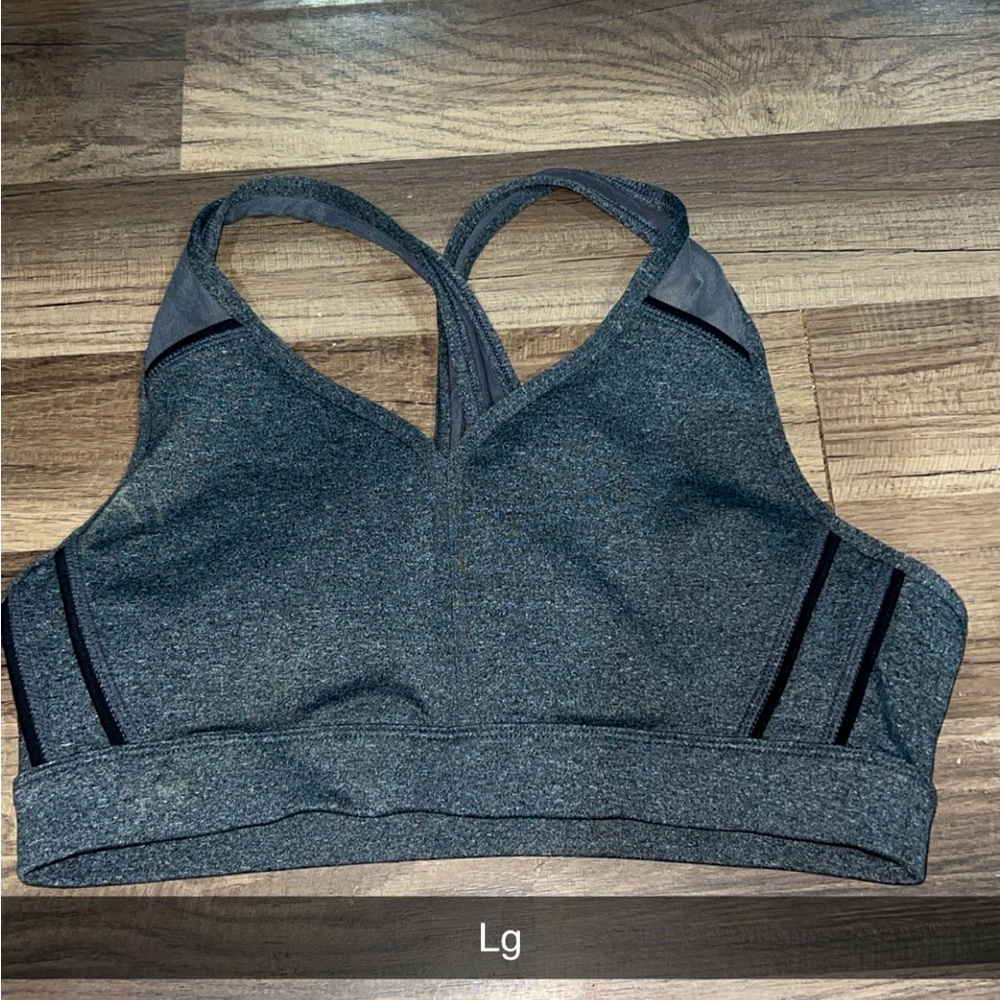 Women’s sports bra size large